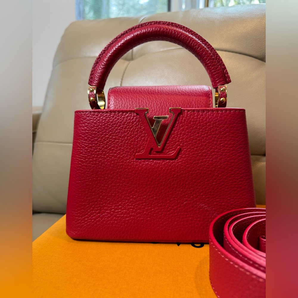Louis Vuitton Capucines Mini Scarlet - Picture 2 of 12